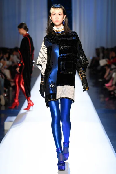 Look 28